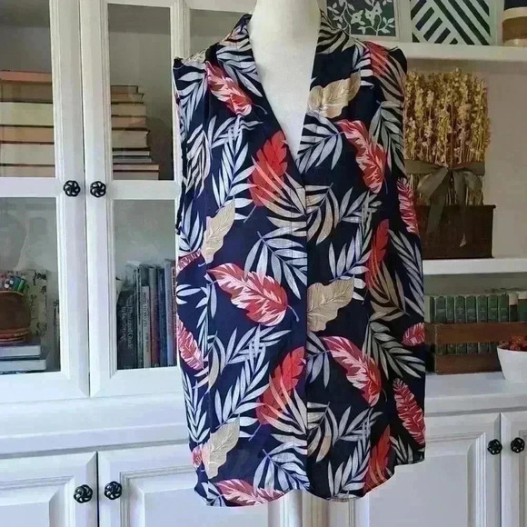 DNA Plus Print Sleeveless V-Necked Blouse - Picture 1 of 7